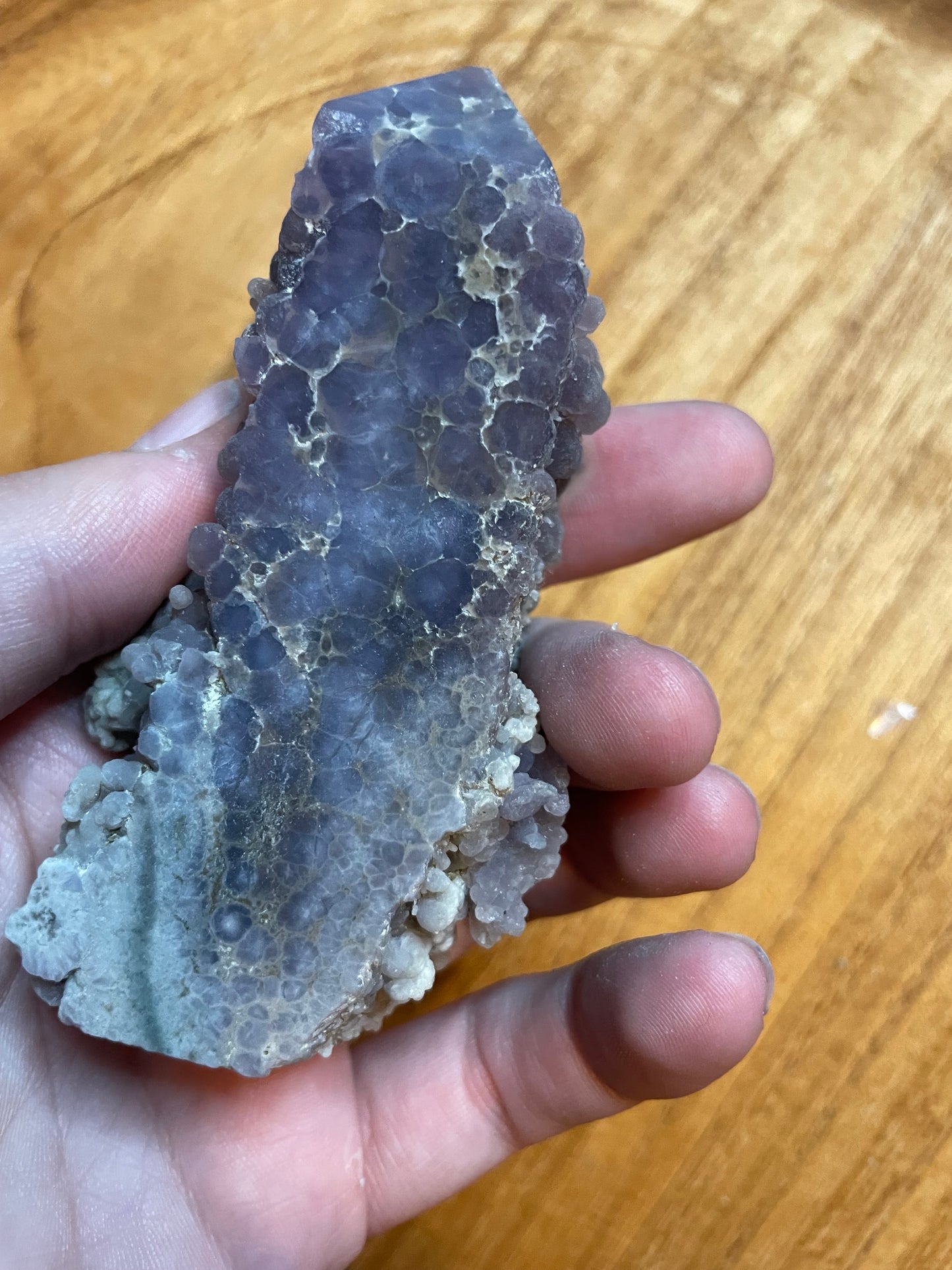 Grape Agate points/half cluster